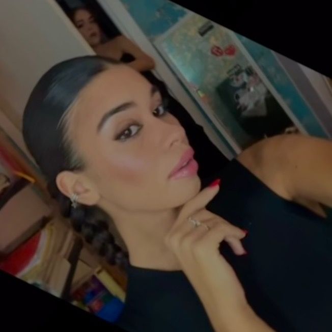 Profile Picture of ele (@elemalatesta) on Tiktok