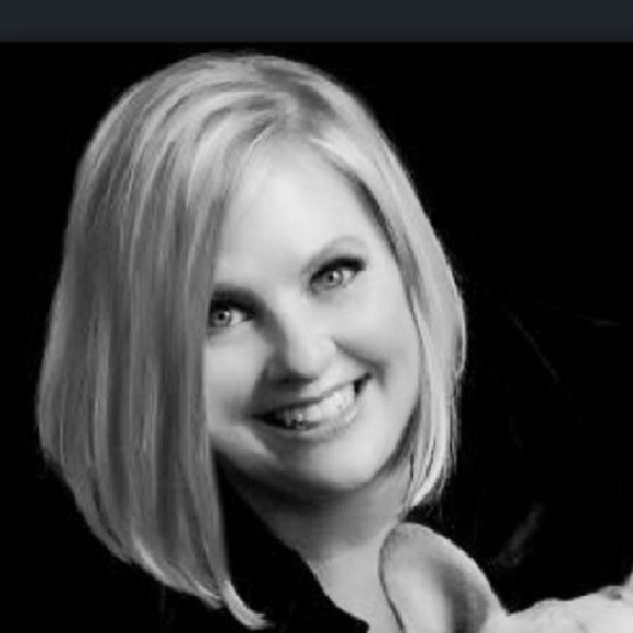Profile Picture of Jackie Chandler (@jackie_chandler) on Poshmark
