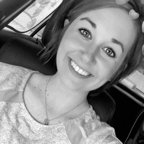 Profile Picture of Taryn Riddle (@triddle90) on Poshmark