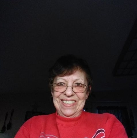 Profile Picture of Alberta English (@tweetyenglish) on Poshmark