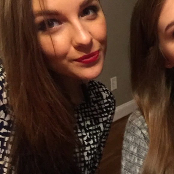 Profile Picture of Shraya Marletta (@skmarletta) on Poshmark