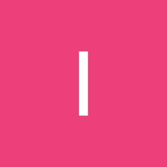 Profile Picture of Isla Adelson (@18island) on Poshmark