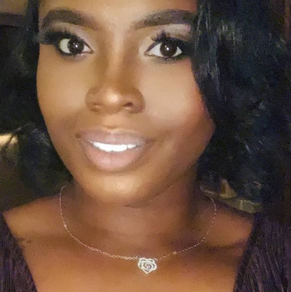 Profile Picture of Terrion Daniels warren (@terrion_225) on Poshmark