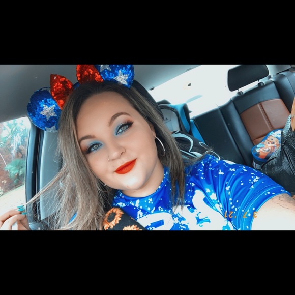 Profile Picture of Cassidy Greger (@cassidy_greger) on Poshmark