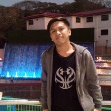Profile Picture of John Patrick Pascua (@bLuRRyFaCe1210) on Twitter