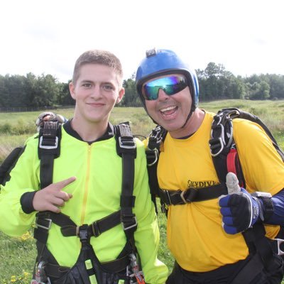 Profile Picture of Collin (@Collin10Hall) on Twitter