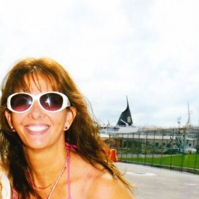 Profile Picture of Laurie Webb (@PeaceandLove2Uu) on Twitter