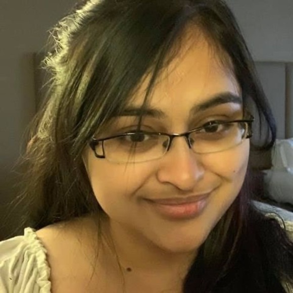 Profile Picture of Raisa Mahru (@raisamahru) on Poshmark