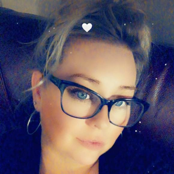 Profile Picture of Shannon Correnti (@vegasxchick) on Poshmark