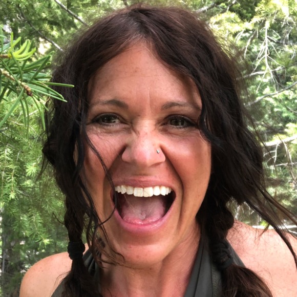 Profile Picture of Tara Skubella (@taralskubella) on Poshmark