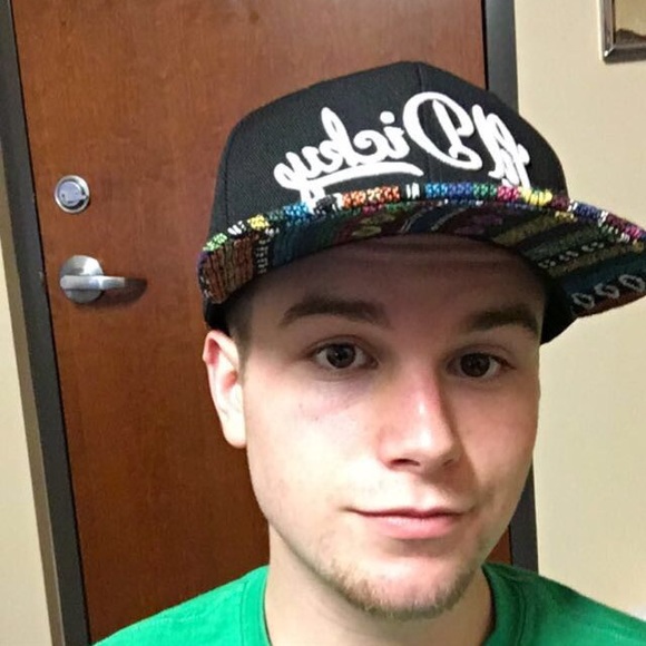 Profile Picture of David Epperson (@djacobepp) on Poshmark