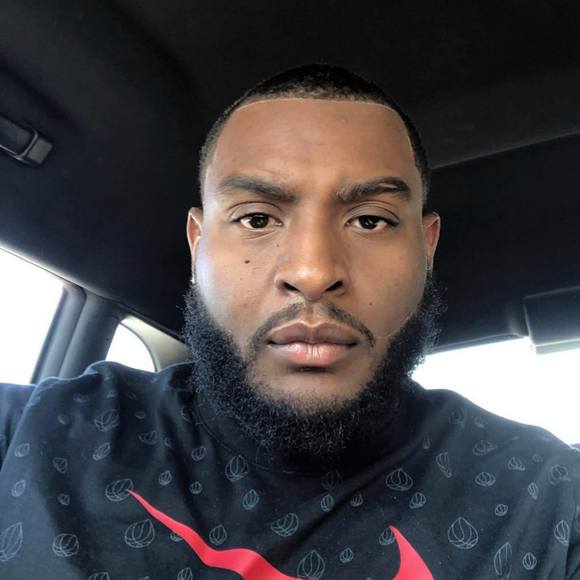 Profile Picture of Leonard Holland (@lmoney10) on Poshmark