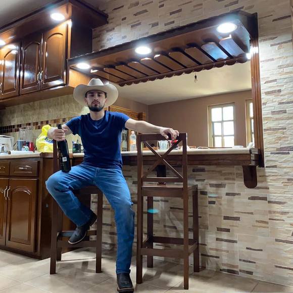 Profile Picture of Rogelio Martinez (@martinez_600) on Poshmark