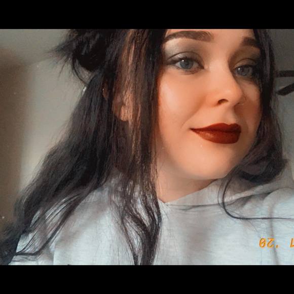 Profile Picture of Kristina Harcus (@khope893) on Poshmark