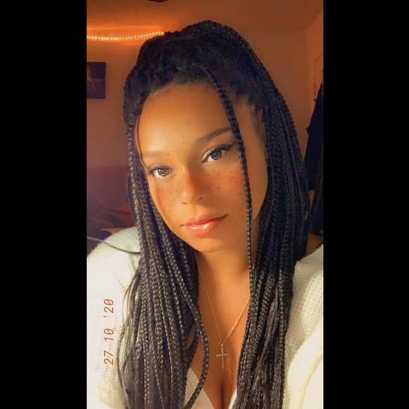 Profile Picture of Janae Laribee (@janae_laribee3) on Poshmark