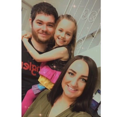 Profile Picture of Hannah (@hannahbotts) on Twitter