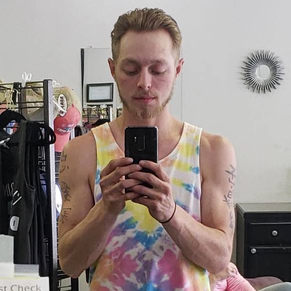 Profile Picture of Timothy Callihan (@timothycallihan) on Poshmark