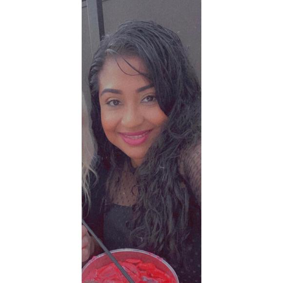 Profile Picture of Jeraldhi Rodriguez (@jeraldhiortiz) on Poshmark