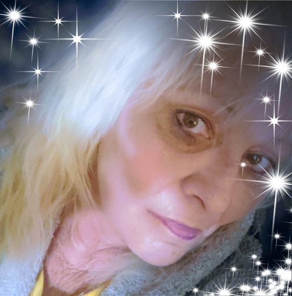 Profile Picture of Penelope Richards (@peneloperichard) on Poshmark