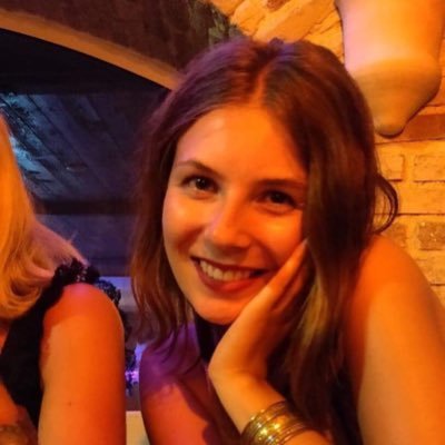 Profile Picture of Anouchka (@AnouchkaMoulle) on Twitter