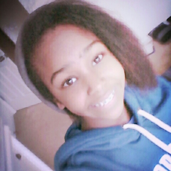 Profile Picture of Safia Anderson (@swaggmasterblue) on Poshmark