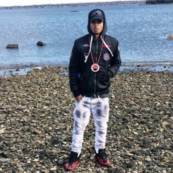 Profile Picture of Kyle Fry (@kayyfly) on Poshmark