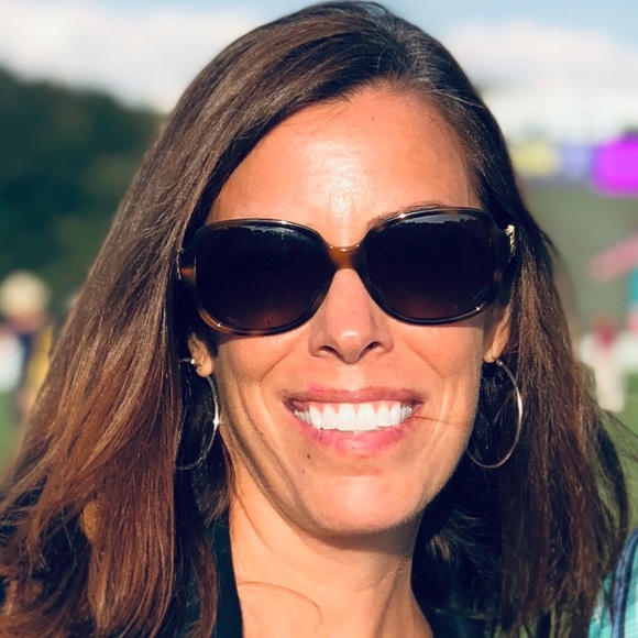 Profile Picture of Caryn Brownell (@acker2020) on Poshmark