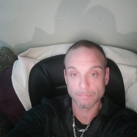 Profile Picture of Tony Waller (@tonywaller) on Poshmark