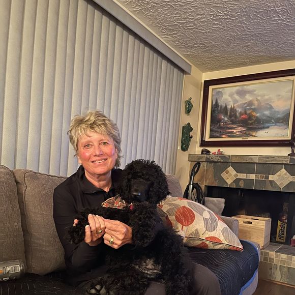 Profile Picture of Bridgett Schneeberger (@bschnee7) on Poshmark