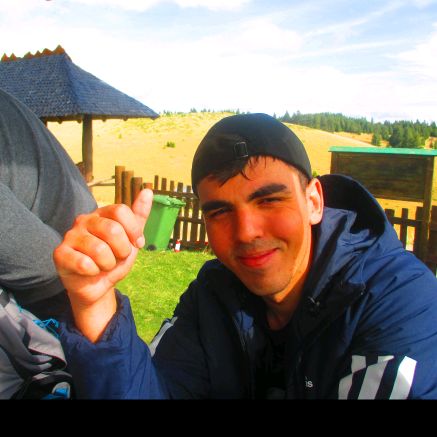 Profile Picture of robertionitz (@robertionitz) on Tiktok