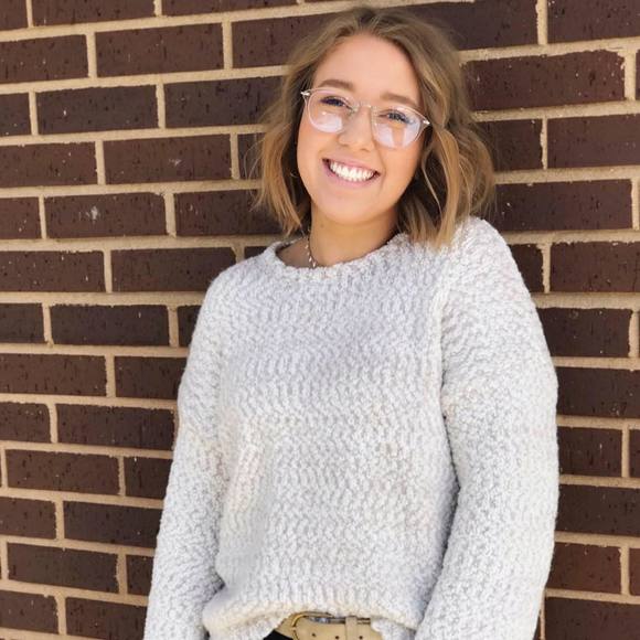 Profile Picture of Haley Sandvoss (@haleysandvoss) on Poshmark