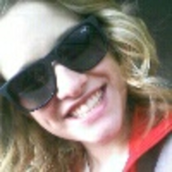 Profile Picture of Danielle Finnigan (@danifinn0316) on Poshmark