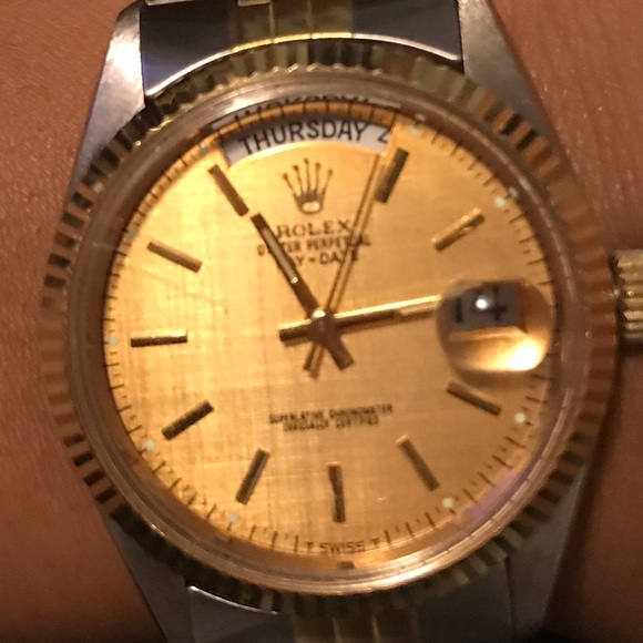 Profile Picture of Devin Colon (@devin261) on Poshmark