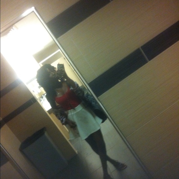 Profile Picture of Isatou Jallow (@satoooo) on Poshmark