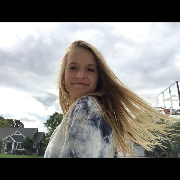Profile Picture of Trinity Vanderbrink (@trinity5678) on Poshmark