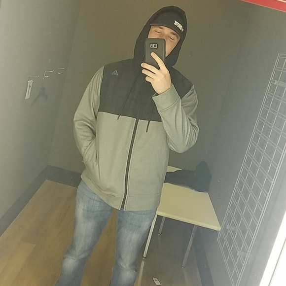 Profile Picture of Frank Gregor (@frankgregor) on Poshmark