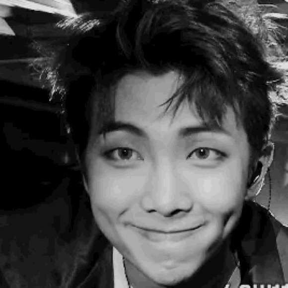 Profile Picture of Violet Kim (@uwunamjoon) on Poshmark