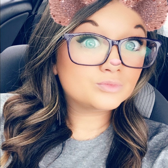 Profile Picture of Laycee Tullos (@layceetullos) on Poshmark