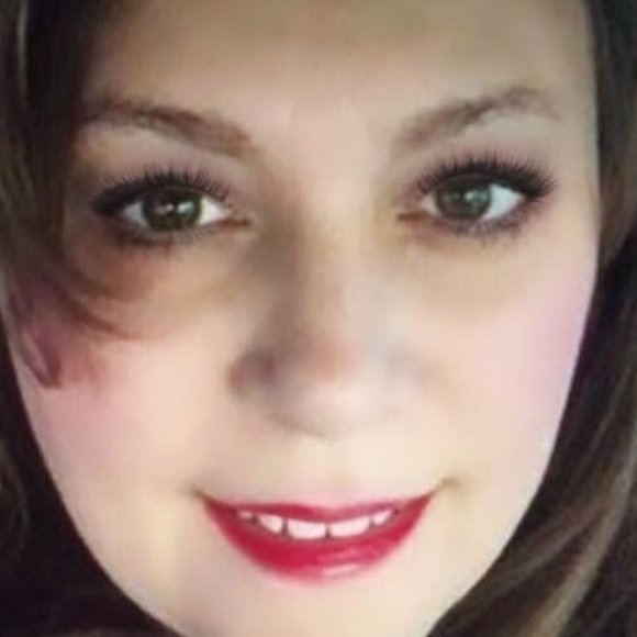 Profile Picture of Gabrielle Sciabbarrasi (@queenfrance1) on Poshmark