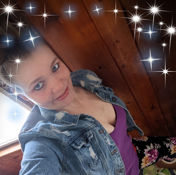 Profile Picture of Amber Ayers (@littlenamma1) on Poshmark