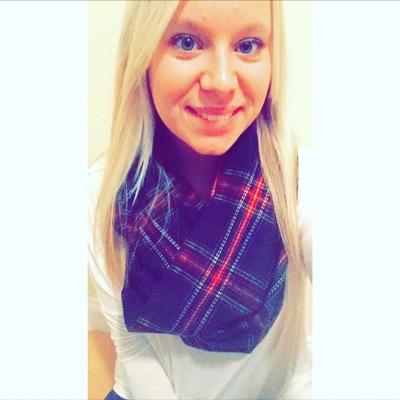 Profile Picture of Emma Corey (@emmacoreyy) on Twitter