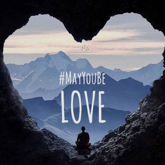 Profile Picture of Arisbeth Derieux (@arisbeth34) on Poshmark