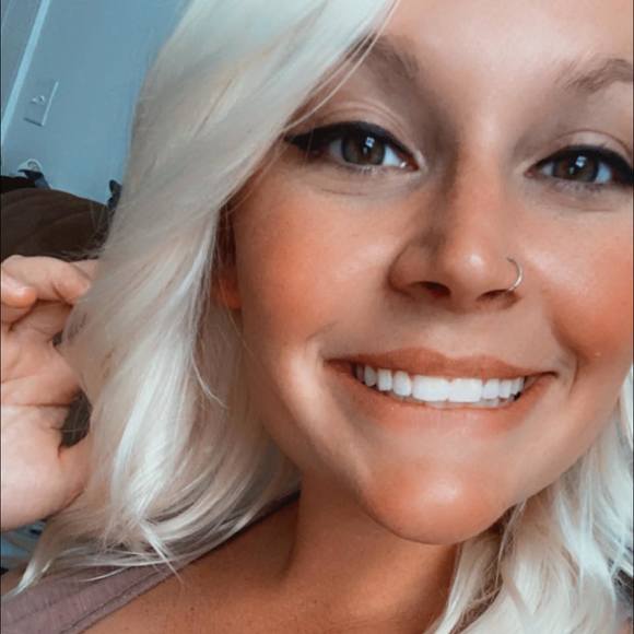 Tascha Tooley - Poshmark Profile Picture of Tascha Tooley (@tascha_tooley) on Poshmark