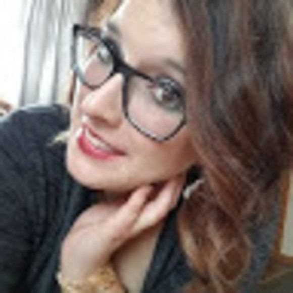 Sasha Hennager - Poshmark Profile Picture of Sasha Hennager (@sashahennager) on Poshmark