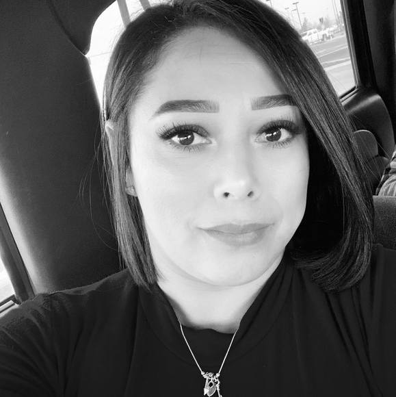 Profile Picture of Lorena Salcedo (@lorena_salcedo) on Poshmark