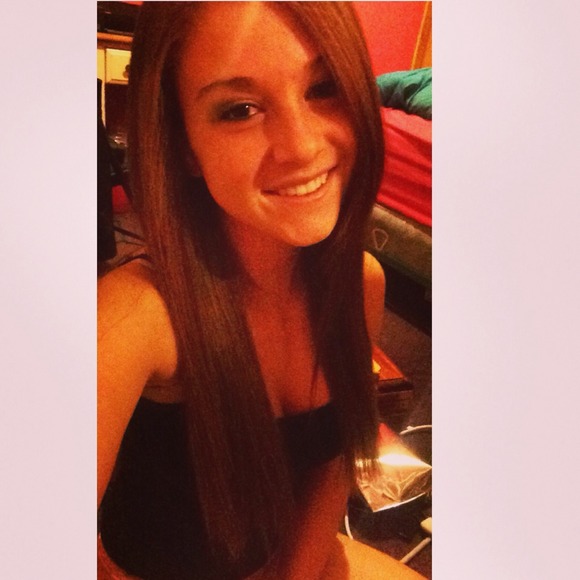 Profile Picture of Taylor Tabbert (@tayyylor22) on Poshmark