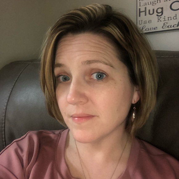 Profile Picture of Emma Govier (@govier25) on Poshmark