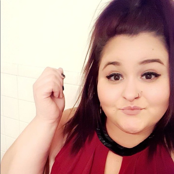 Profile Picture of Beth Lamkin (@lamkibet) on Poshmark