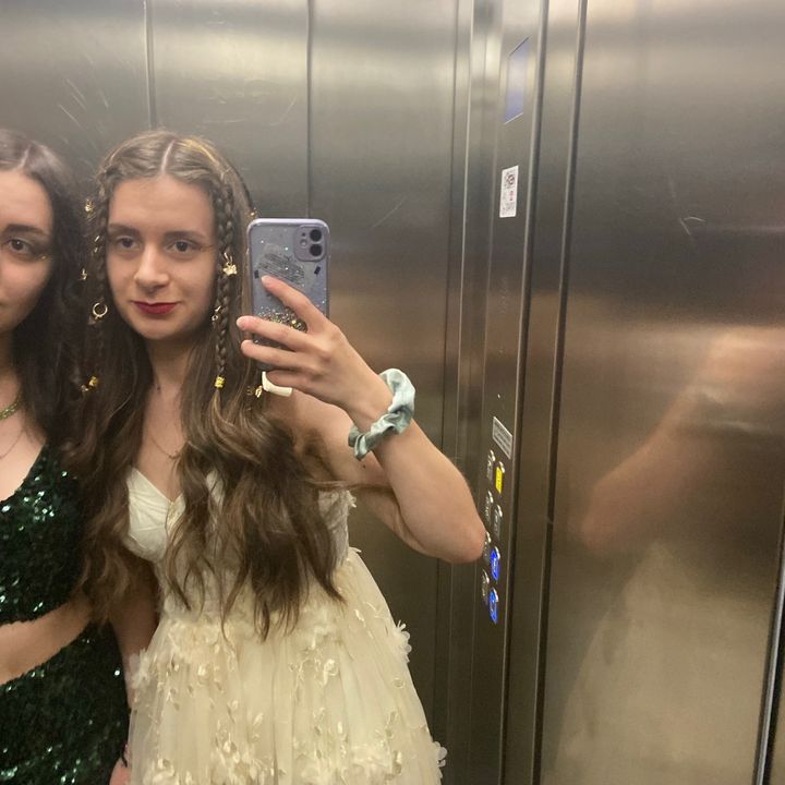 Profile Picture of Ella Best (@ella_best96) on Tiktok