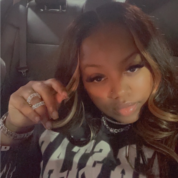 Profile Picture of Shana Campbell (@shanababy) on Poshmark